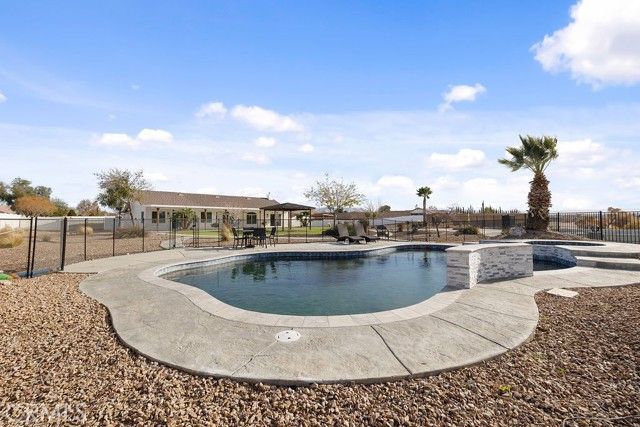 18785 Sahale, Apple Valley, CA 92307