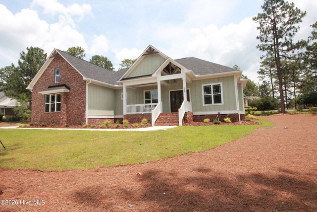 110 Lawrence Overlook, West End, NC 27376