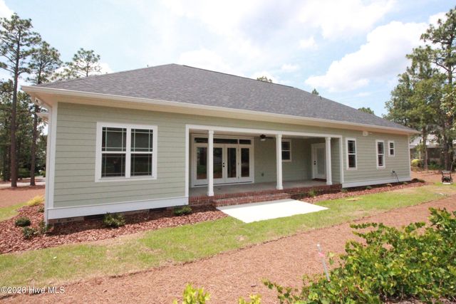 110 Lawrence Overlook, West End, NC 27376