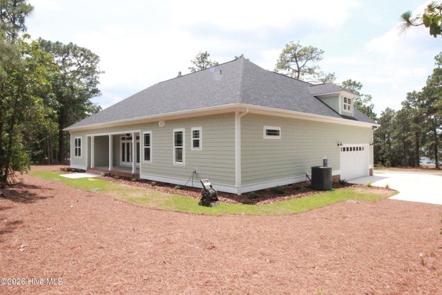 110 Lawrence Overlook, West End, NC 27376