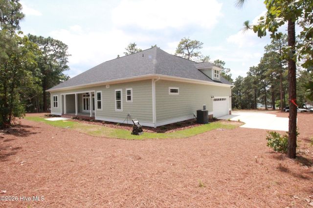 110 Lawrence Overlook, West End, NC 27376