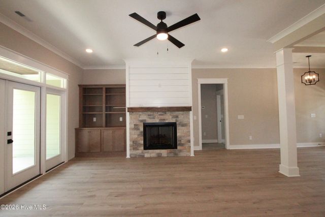 110 Lawrence Overlook, West End, NC 27376