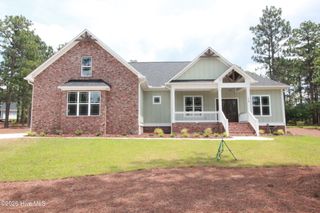 110 Lawrence Overlook, West End, NC 27376