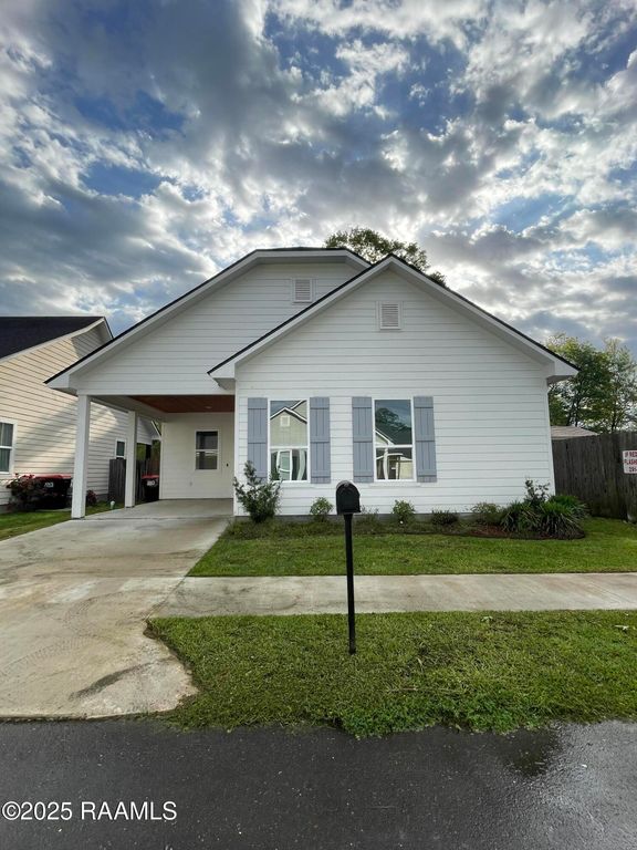 127 Santa Marta Drive, Youngsville, LA 70592