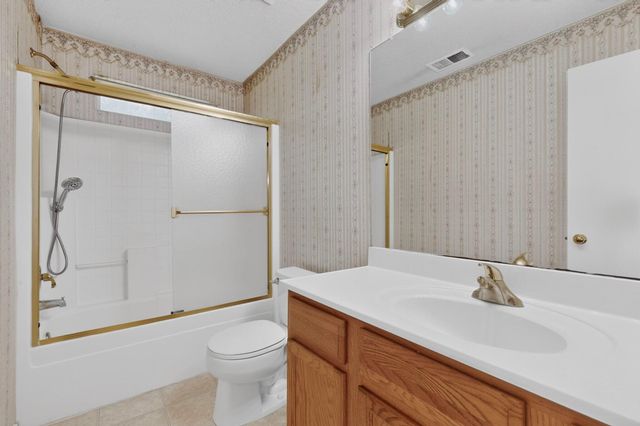 631 Vista Luna Lane SW, Albuquerque, NM 87121