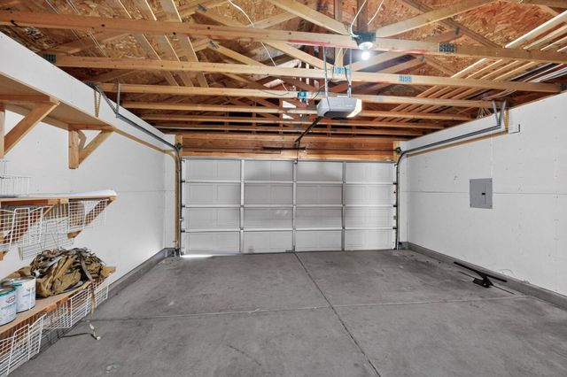631 Vista Luna Lane SW, Albuquerque, NM 87121