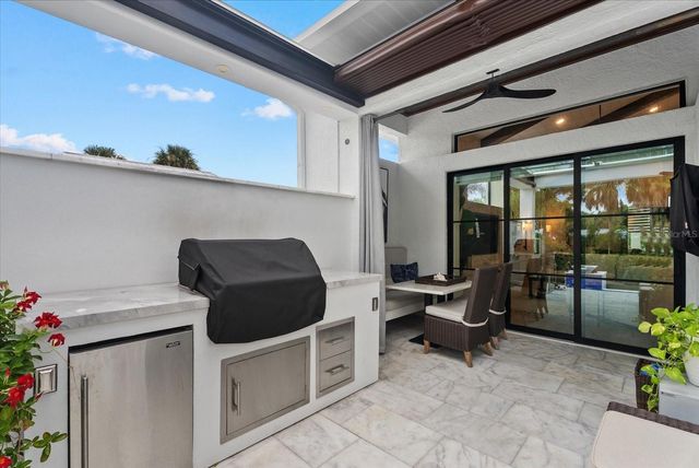 5307 AVENIDA DEL MARE, Sarasota, FL 34242