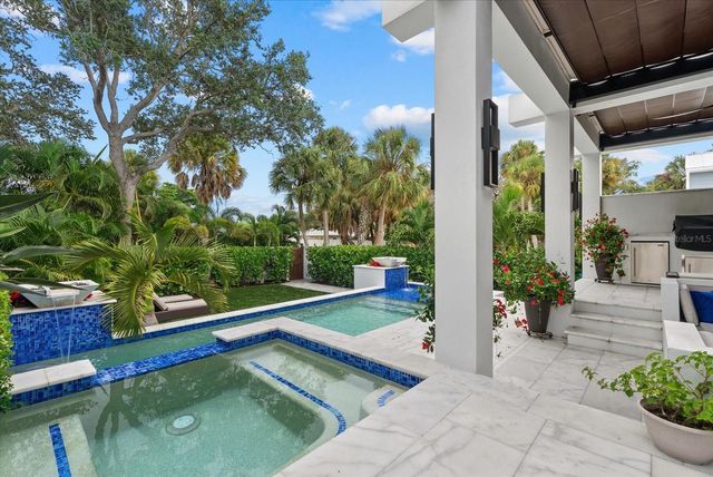 5307 AVENIDA DEL MARE, Sarasota, FL 34242