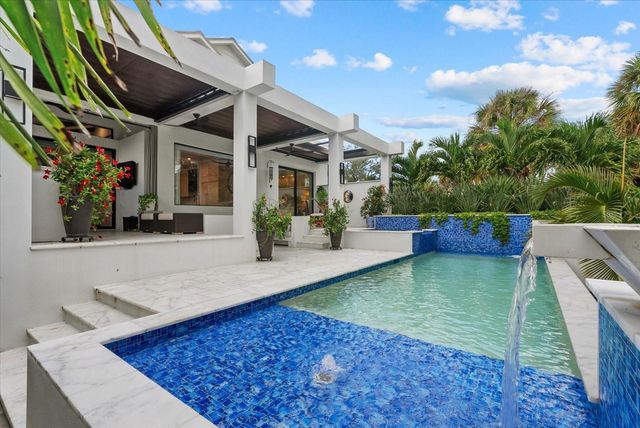 5307 AVENIDA DEL MARE, Sarasota, FL 34242
