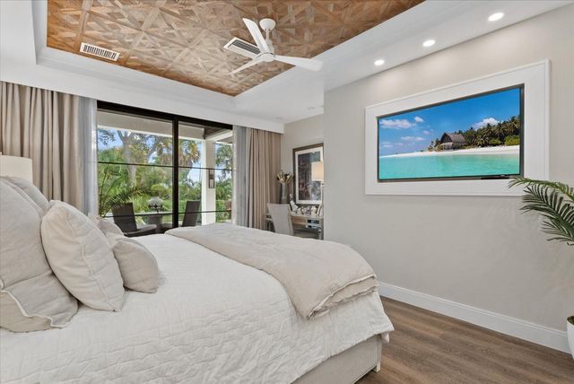 5307 AVENIDA DEL MARE, Sarasota, FL 34242