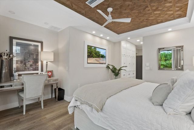 5307 AVENIDA DEL MARE, Sarasota, FL 34242