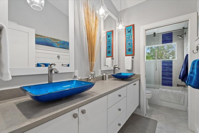 5307 AVENIDA DEL MARE, Sarasota, FL 34242
