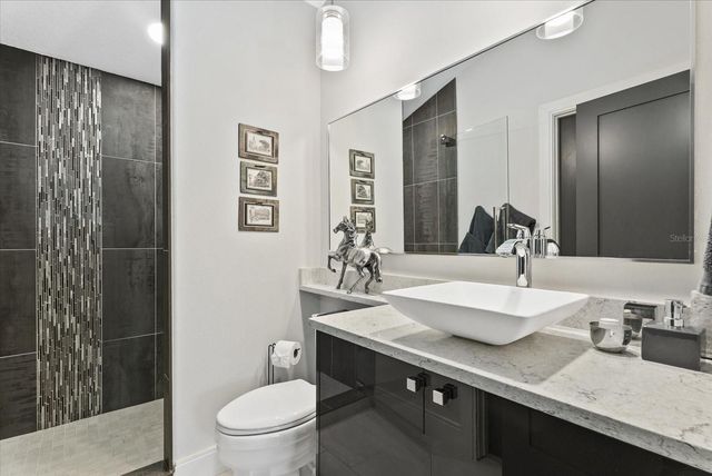 5307 AVENIDA DEL MARE, Sarasota, FL 34242