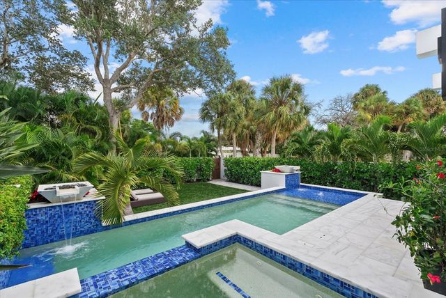 5307 AVENIDA DEL MARE, Sarasota, FL 34242