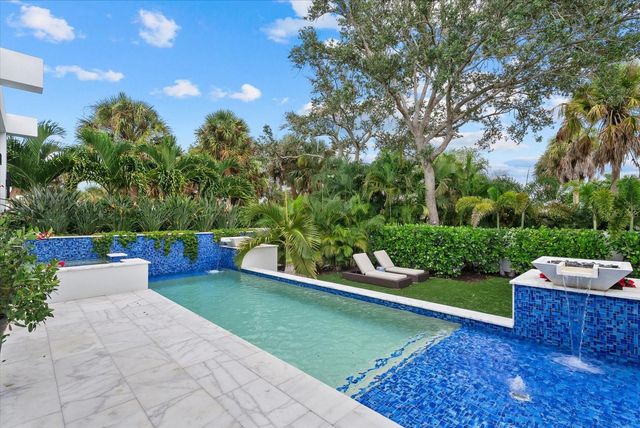 5307 AVENIDA DEL MARE, Sarasota, FL 34242