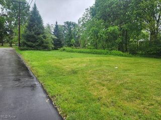 Wooster Road N, Barberton, OH 44203