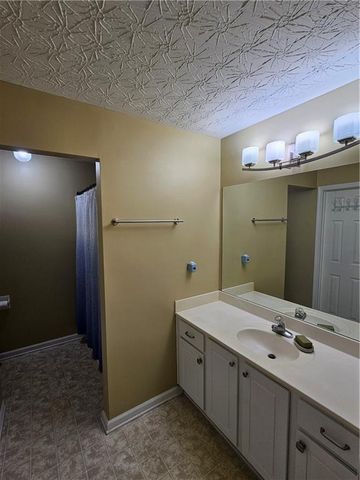 1098 Montague Place Court, Lawrenceville, GA 30043