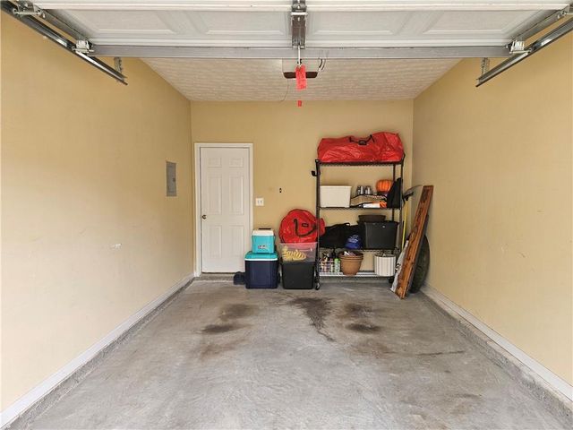 1098 Montague Place Court, Lawrenceville, GA 30043