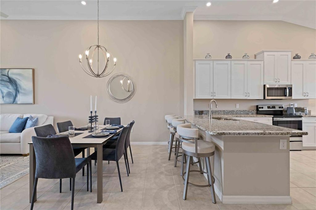 Image 9 of property listing at 13828 MESSINA LOOP 203, Bradenton, FL 34211