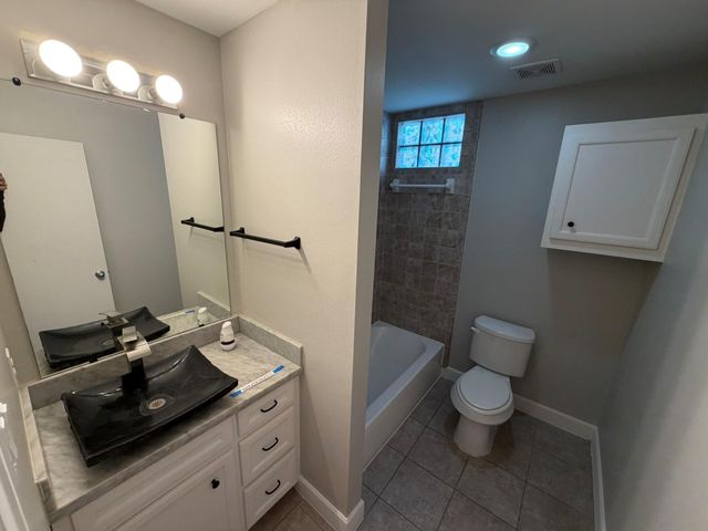 2710 Hullsmith Drive 701, Houston, TX 77063