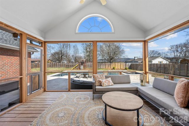 719 Neely Road, Brevard, NC 28712