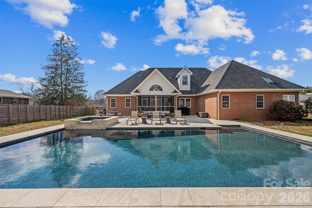 719 Neely Road, Brevard, NC 28712