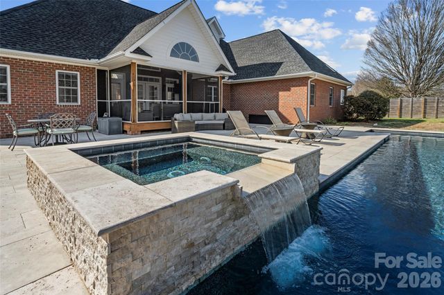 719 Neely Road, Brevard, NC 28712