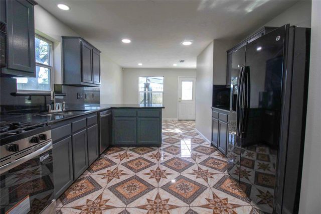 10819 Belle Haven Drive, Houston, TX 77065