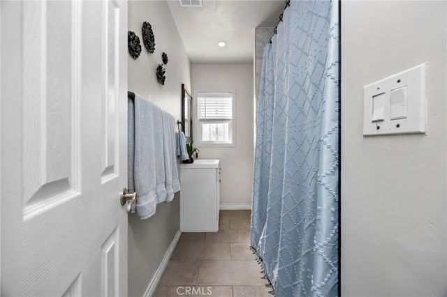 435 E Adams, Santa Ana, CA 92707