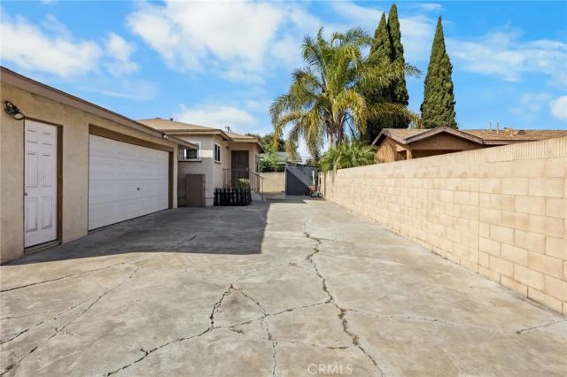 435 E Adams, Santa Ana, CA 92707