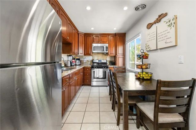 435 E Adams, Santa Ana, CA 92707