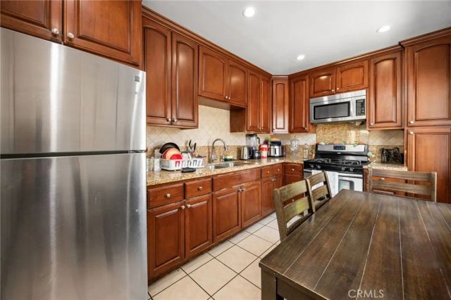 435 E Adams, Santa Ana, CA 92707