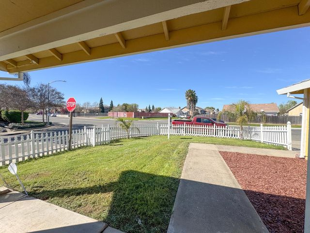 8455 Auberry Dr, Sacramento, CA 95828