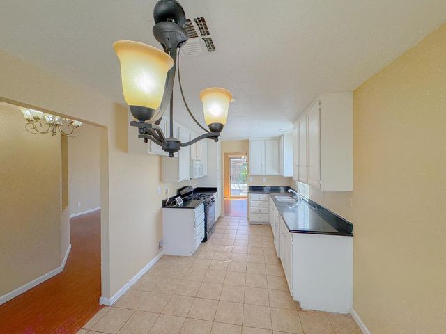 8455 Auberry Dr, Sacramento, CA 95828