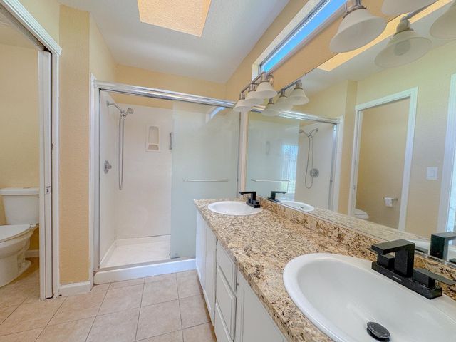 8455 Auberry Dr, Sacramento, CA 95828