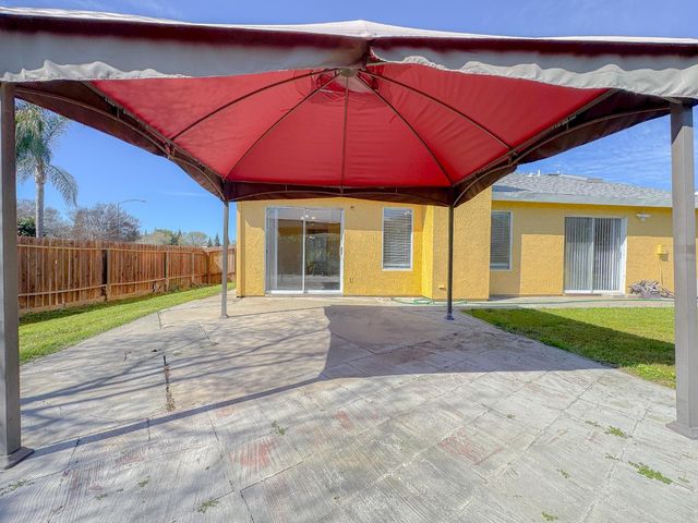 8455 Auberry Dr, Sacramento, CA 95828