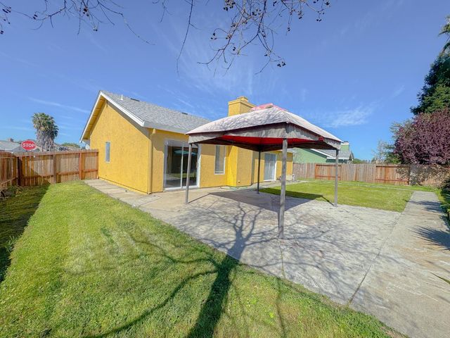 8455 Auberry Dr, Sacramento, CA 95828