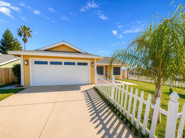 8455 Auberry Dr, Sacramento, CA 95828