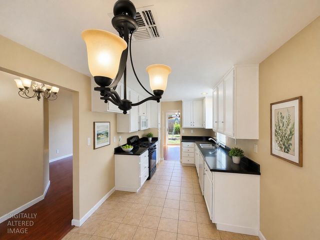 8455 Auberry Dr, Sacramento, CA 95828