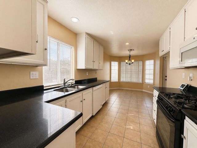 8455 Auberry Dr, Sacramento, CA 95828