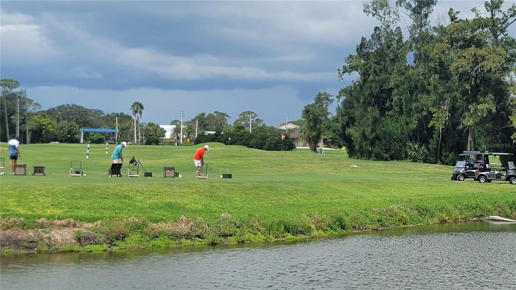 Image 14 of property listing at 320 BARCELONA DRIVE 320, Bradenton, FL 34210