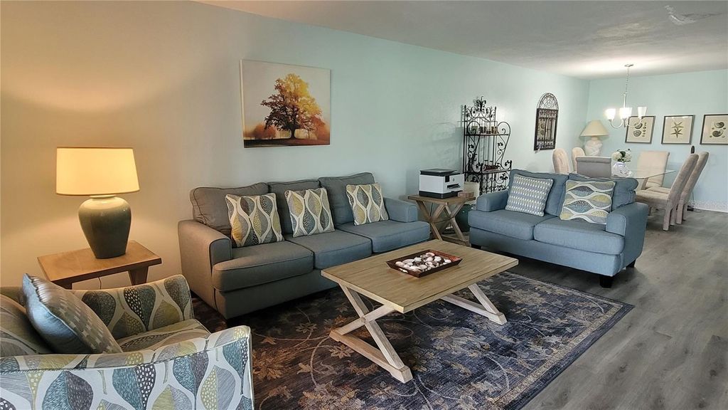 Image 4 of property listing at 320 BARCELONA DRIVE 320, Bradenton, FL 34210
