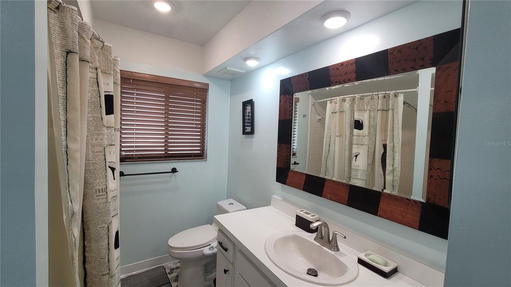 Image 9 of property listing at 320 BARCELONA DRIVE 320, Bradenton, FL 34210