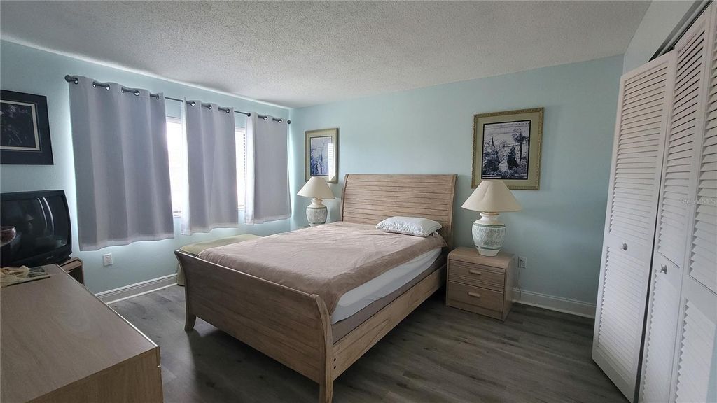 Image 10 of property listing at 320 BARCELONA DRIVE 320, Bradenton, FL 34210