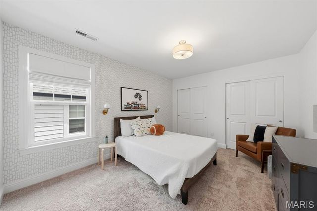 11908 Manhattan Avenue, St Louis, MO 63131