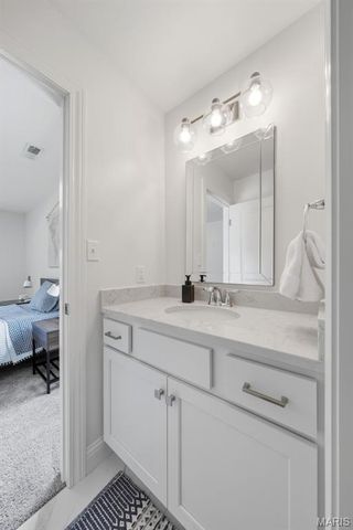11908 Manhattan Avenue, St Louis, MO 63131
