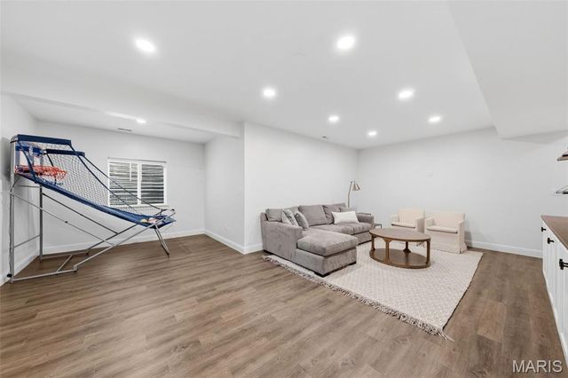 11908 Manhattan Avenue, St Louis, MO 63131