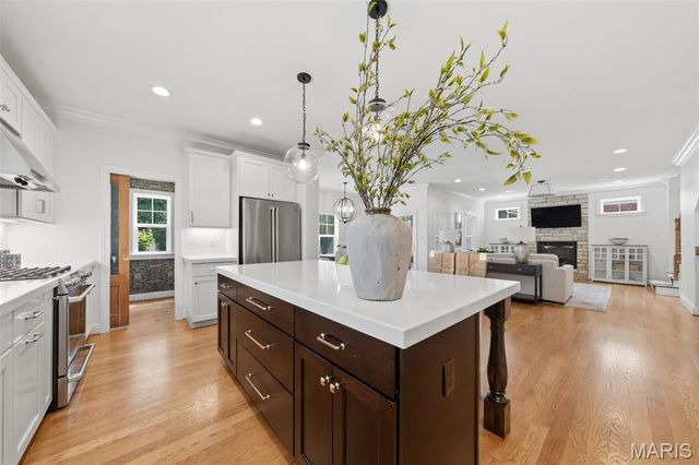 11908 Manhattan Avenue, St Louis, MO 63131