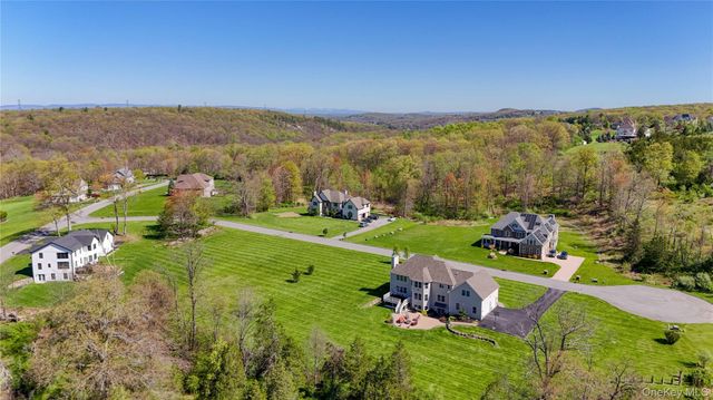 2 Heidi Lane, Chester, NY 10918