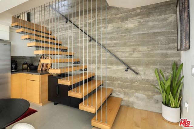 1125 N Beverly Glen Boulevard, Los Angeles, CA 90077